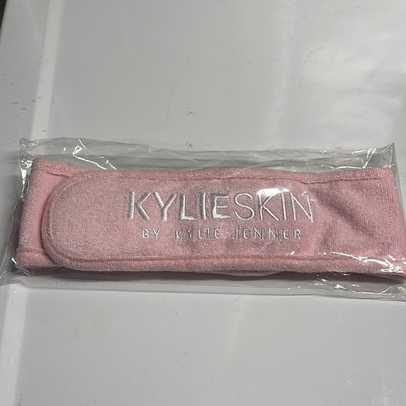 Kylieskin Skincare Headband - Picture 1 of 1